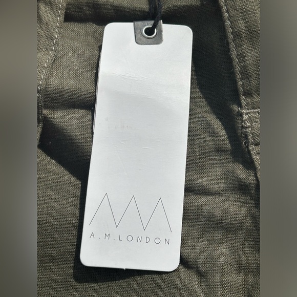 Cuffed High-Waisted shorts - Picture 4 of 5